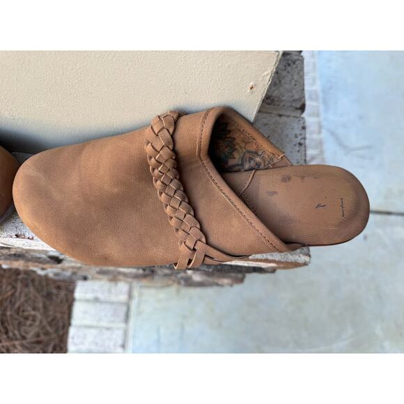 BOC Clogs-Size 9 - Picture 3 of 6